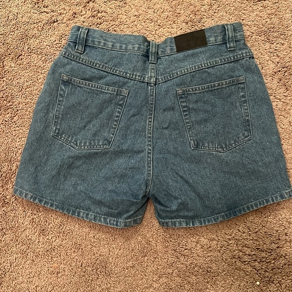 Vintage Lee Jean shorts - Picture 2 of 6